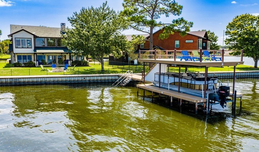 2621 Driftwood Dr, Tool, TX 75143 - 5 Beds, 4 Bath