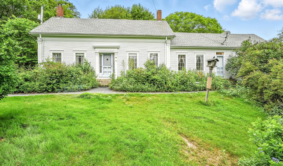742 Old Stage Rd, Arrowsic, ME 04530 - 3 Beds, 1 Bath