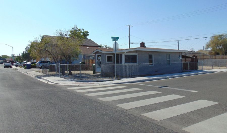 220 Ferguson St, Fallon, NV 89406 - 2 Beds, 1 Bath