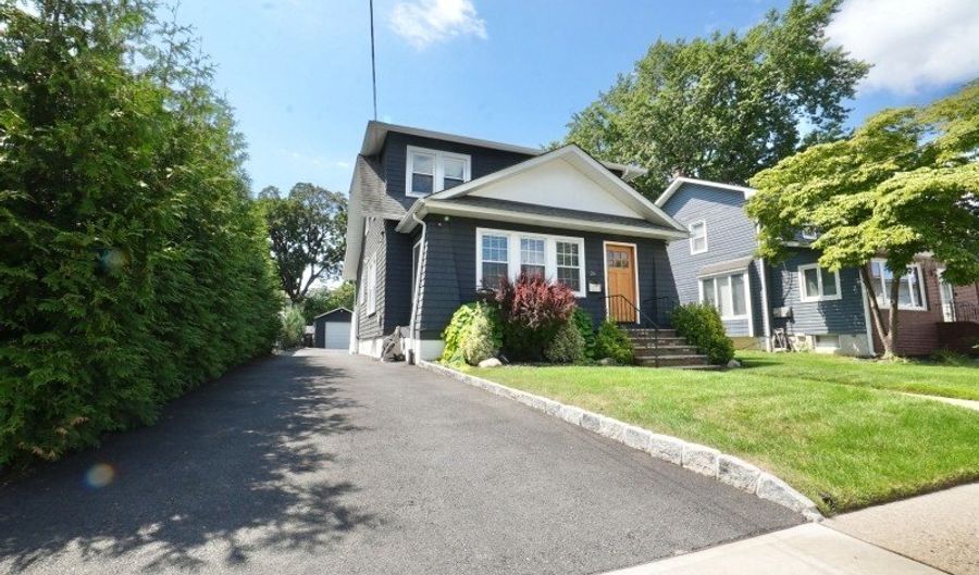 26 Oneil St, Bergenfield, NJ 07621 - 3 Beds, 3 Bath