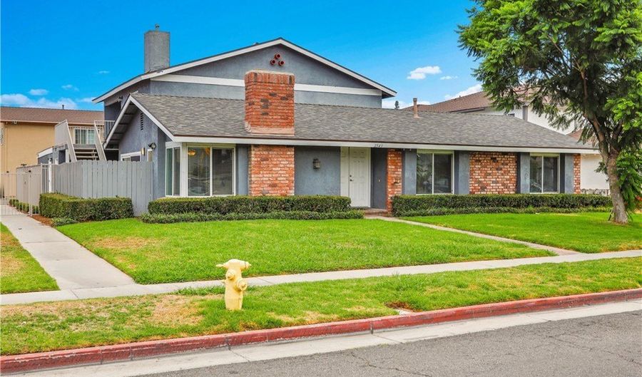 2543 E Terrace St, Anaheim, CA 92806 - 7 Beds, 6 Bath