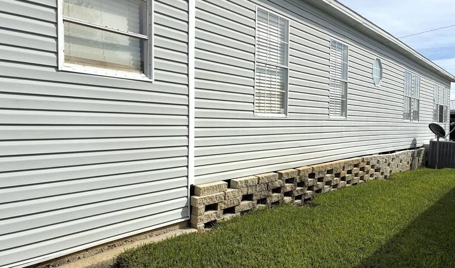 836 Anglim Ave, Avon Park, FL 33825 - 2 Beds, 2 Bath