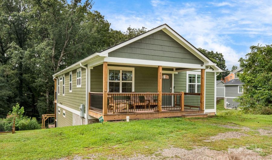 868 Sand Hill Rd, Asheville, NC 28806 - 4 Beds, 3 Bath
