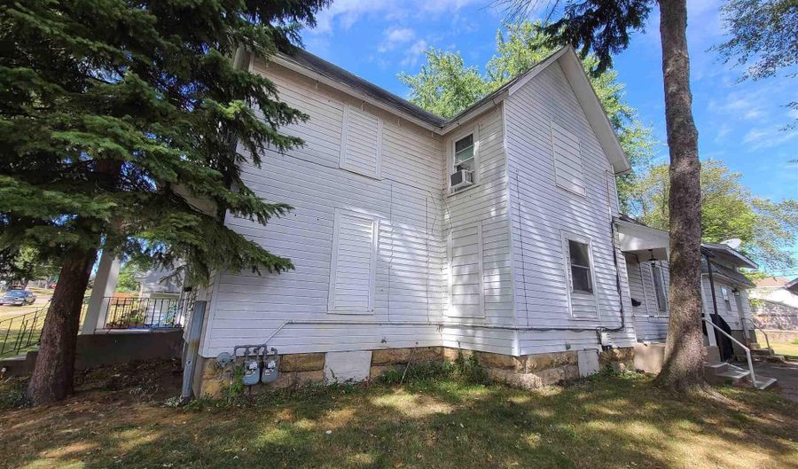 432 S 10TH Ave, Clinton, IA 52732 - 0 Beds, 0 Bath