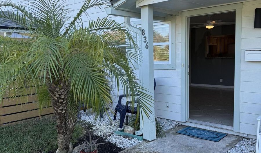 836 CAVALLA Rd, Atlantic Beach, FL 32233 - 2 Beds, 2 Bath