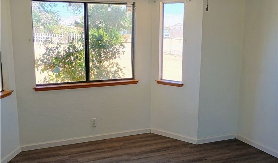 16594 Tenaja Rd, Apple Valley, CA 92307 - 3 Beds, 2 Bath