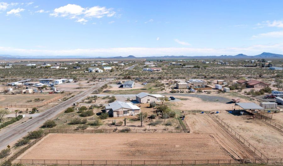 51539 W DONALD Rd, Aguila, AZ 85320 - 2 Beds, 2 Bath