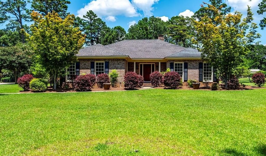 2302 ROSEMONT Ct, Albany, GA 31721 - 4 Beds, 4 Bath
