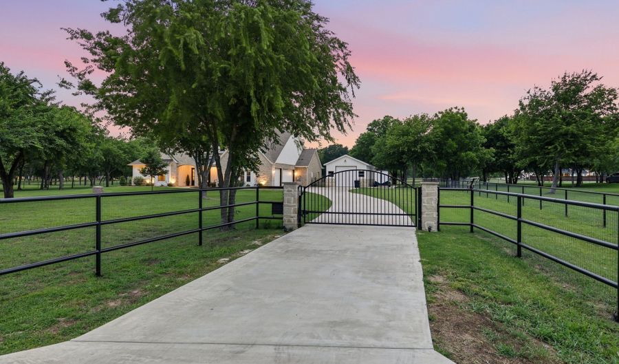 3769 Bear Creek Rd, Aledo, TX 76008 - 4 Beds, 3 Bath