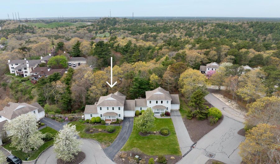 2 Beach Plum Lane U E, Bourne, MA 02532 - 2 Beds, 4 Bath