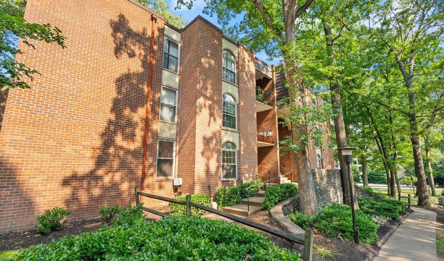 3378 WOODBURN Rd 11, Annandale, VA 22003 - 2 Beds, 1 Bath