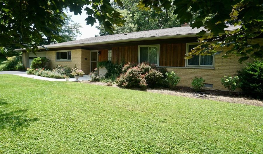 111 S 2nd St, Batesville, IN 47006 - 3 Beds, 2 Bath
