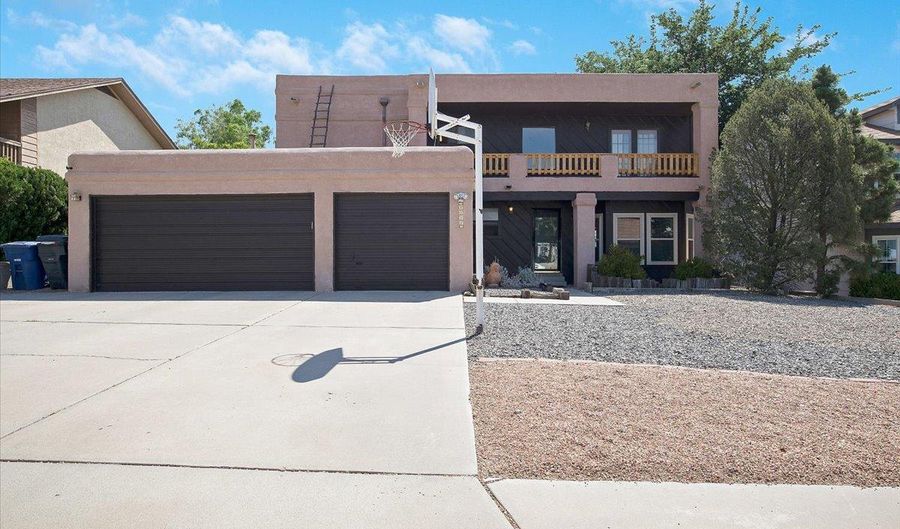 8012 WAGON MOUND Dr NW, Albuquerque, NM 87120 - 3 Beds, 3 Bath