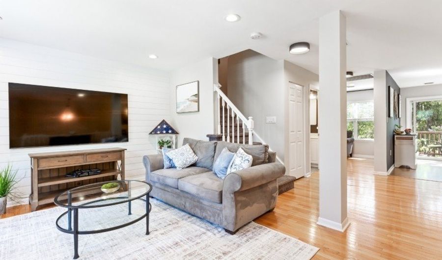 23 Bristol Ct 23, Bayonne, NJ 07035 - 2 Beds, 3 Bath