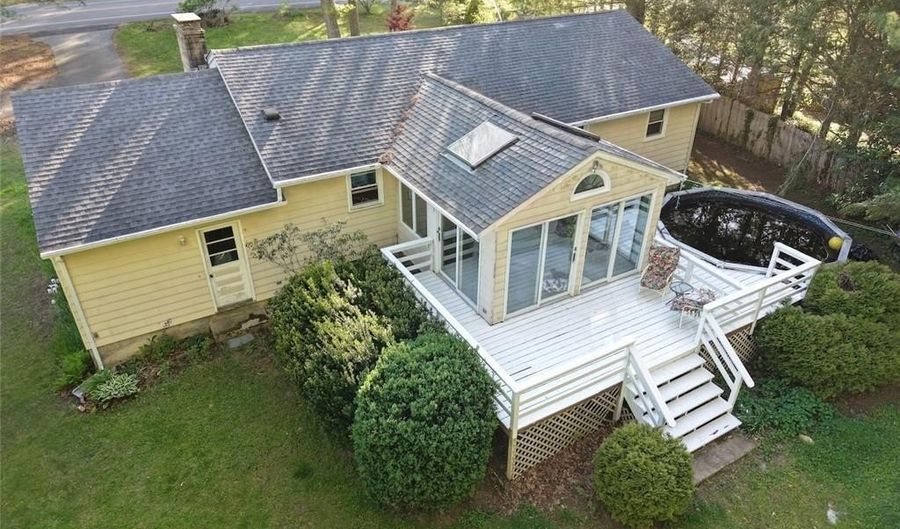 352 Lafayette Rd, North Kingstown, RI 02852 - 3 Beds, 1 Bath