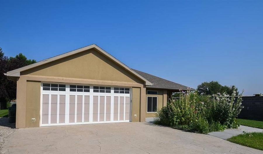 155 N 1st St W, Cowley, WY 82420 - 3 Beds, 2 Bath
