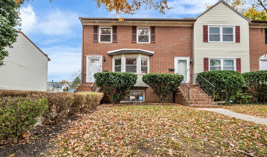 225 N NEW St, Dover, DE 19904 - 4 Beds, 3 Bath