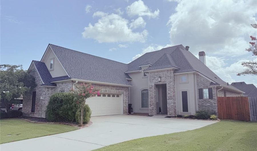 504 Linden Cir, Benton, LA 71006 - 4 Beds, 3 Bath