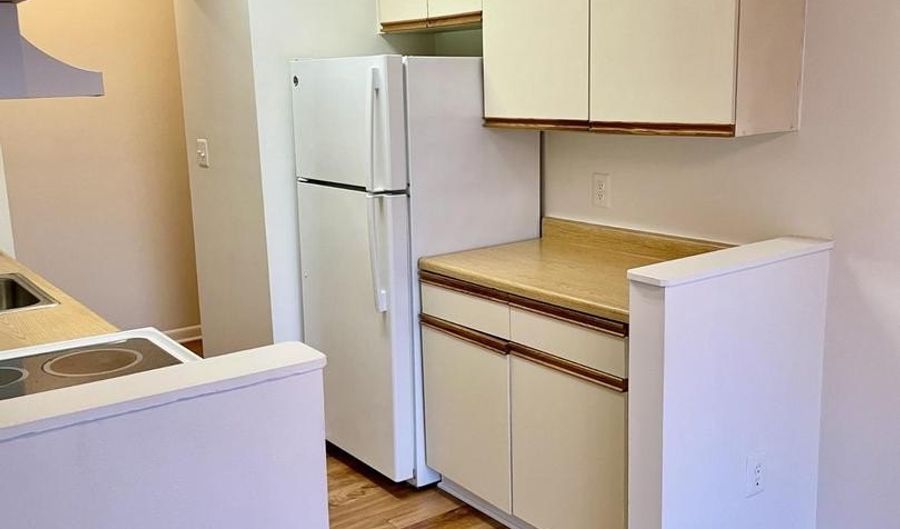 6429 RICHMOND Hwy #201, Alexandria, VA 22306 - 1 Beds, 1 Bath