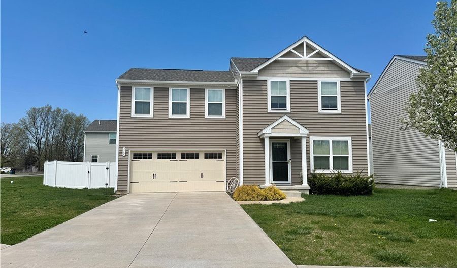 117 Fall Lake Ln, Amherst, OH 44001 - 4 Beds, 3 Bath