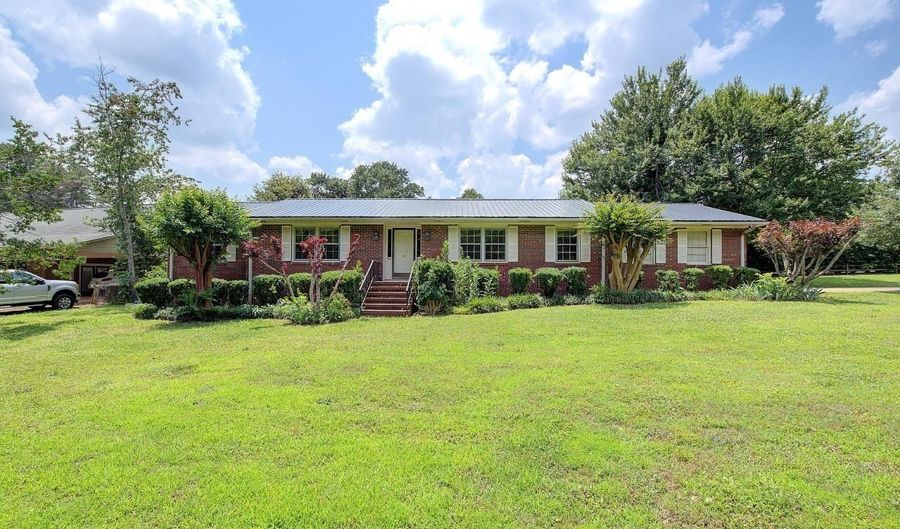 323 Maria Dr, Anderson, SC 29625 - 3 Beds, 2 Bath
