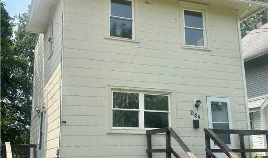 2124 17th St SW, Akron, OH 44314 - 3 Beds, 2 Bath