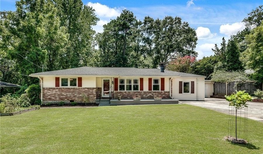 2821 Laurel Ridge Dr, Decatur, GA 30033 - 4 Beds, 2 Bath