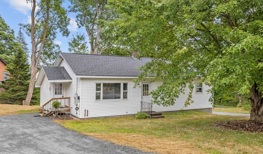 185 Highland Ave, Lisbon, NH 03585 - 3 Beds, 1 Bath