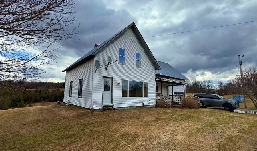 2570 Maple Hill Rd, Barton, VT 05822 - 3 Beds, 2 Bath