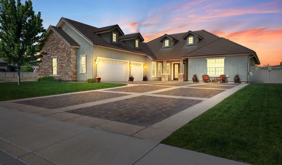 1024 Winters Pkwy, Dayton, NV 89403 - 4 Beds, 3 Bath