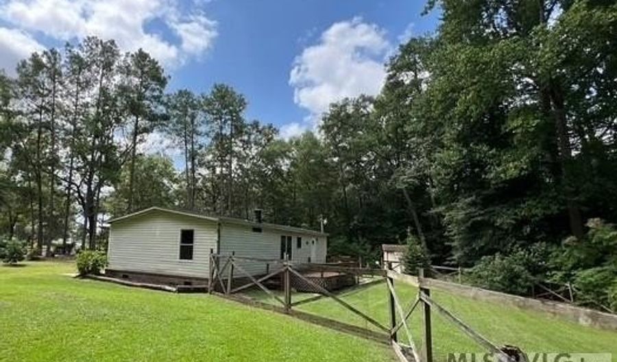 127 Haywood Dr, Roanoke Rapids, NC 27870 - 3 Beds, 2 Bath