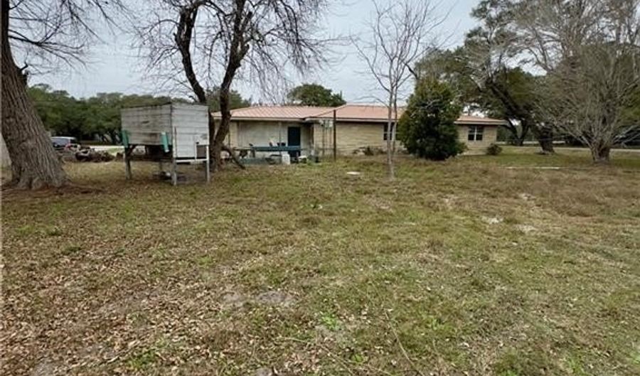 1401 S Avenue A, Aransas Pass, TX 78336 - 2 Beds, 1 Bath