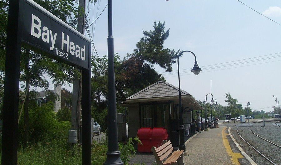 410 Lake Ave, Bay Head, NJ 08742 - 2 Beds, 2 Bath