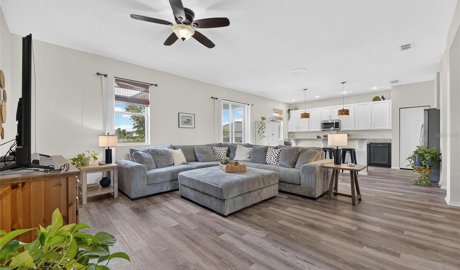 203 STAR SHELL Dr, Apollo Beach, FL 33572 - 3 Beds, 2 Bath