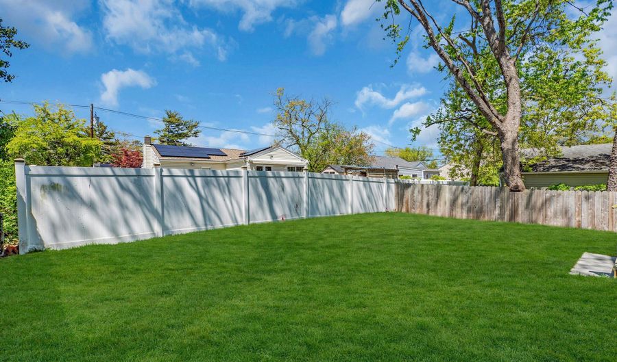 512 Seaman Ave, Beachwood, NJ 08722 - 3 Beds, 3 Bath