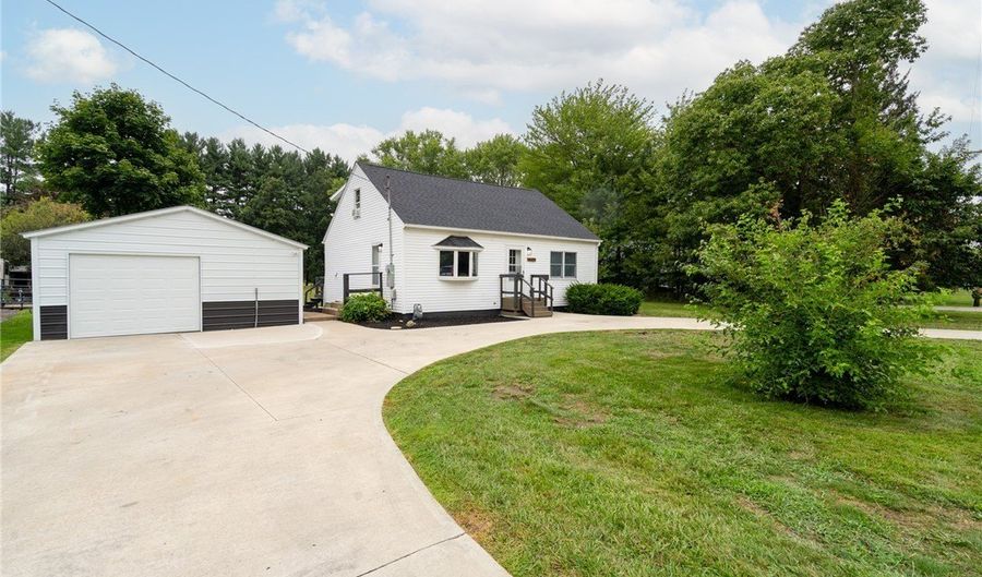 48304 State Route 113, Amherst, OH 44001 - 3 Beds, 2 Bath