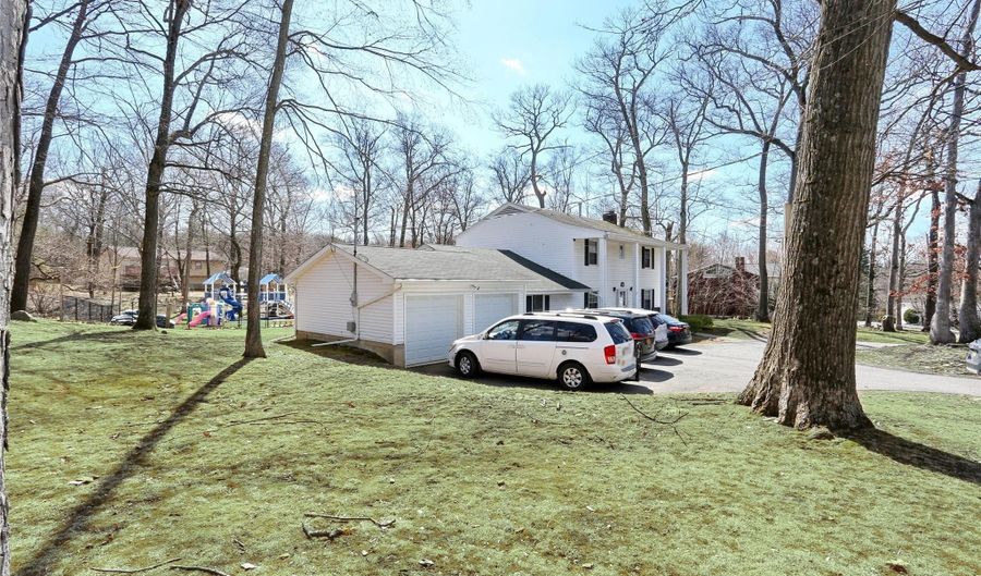 277 Saddle River Rd, Airmont, NY 10952 - 4 Beds, 4 Bath