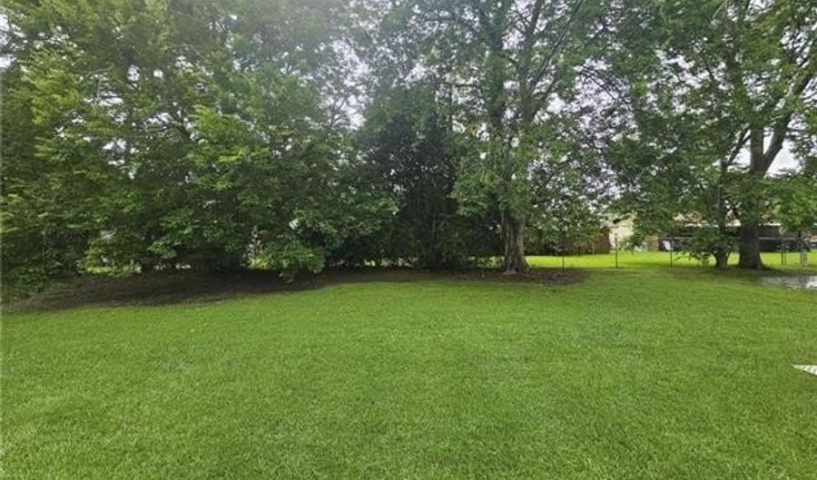 711 AVOYELLES DR None, Alexandria, LA 71302 - 3 Beds, 2 Bath