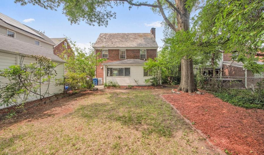 4520 MIDDLETON Ln, Bethesda, MD 20814 - 3 Beds, 3 Bath