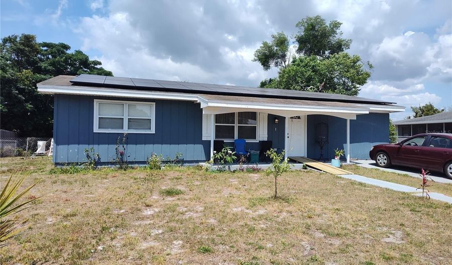 9275 CHASE St, Spring Hill, FL 34606 - 2 Beds, 1 Bath