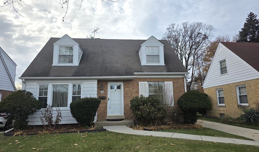 436 S Arlington Heights Rd, Arlington Heights, IL 60005 - 3 Beds, 2 Bath