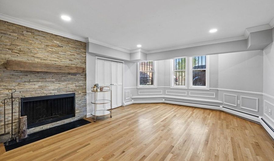 336 Beacon St 1, Boston, MA 02116 - 2 Beds, 2 Bath