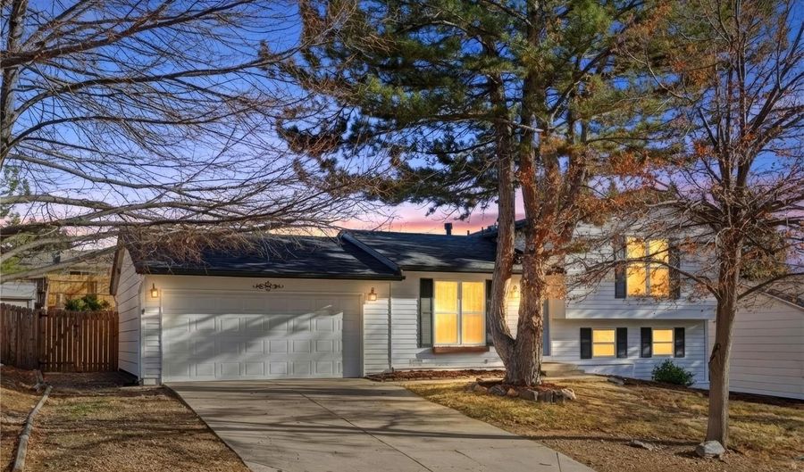 18932 E Kansas Dr, Aurora, CO 80017 - 3 Beds, 2 Bath