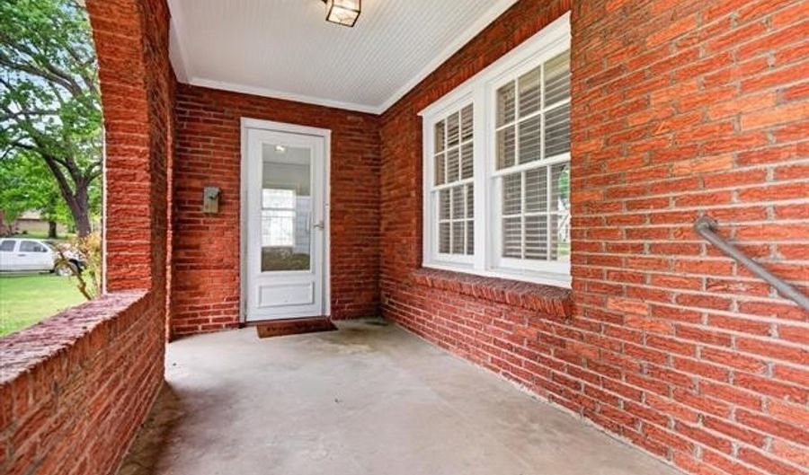 1524 S Osage Ave, Bartlesville, OK 74003 - 3 Beds, 2 Bath