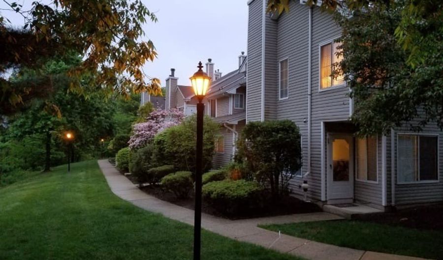 25 Stevens Ct, Bedminster, NJ 07921 - 2 Beds, 3 Bath