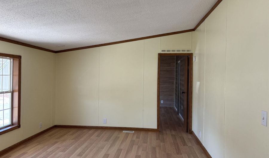100 Red River Dr, Adrian, MI 49221 - 3 Beds, 2 Bath