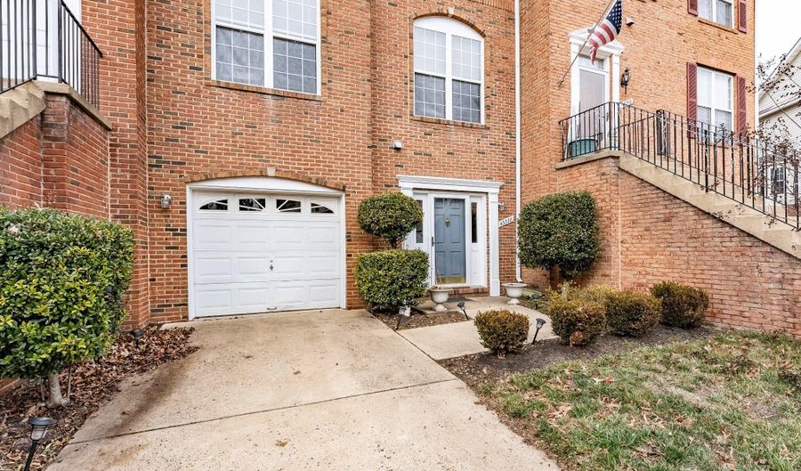 43738 CLEMENS Ter, Ashburn, VA 20147 - 3 Beds, 4 Bath