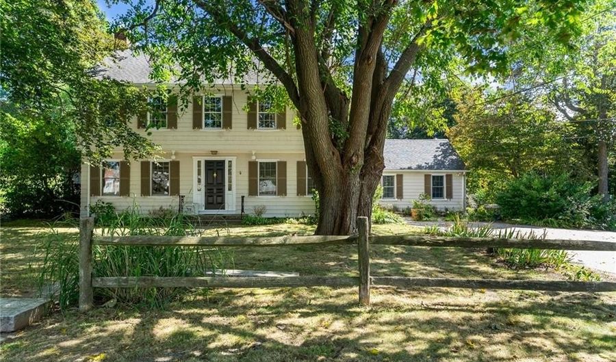 1220 Hope St, Bristol, RI 02809 - 4 Beds, 2 Bath