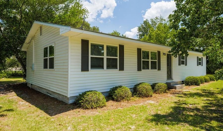 1125 MJ Taylor Rd, Adel, GA 31620 - 4 Beds, 2 Bath