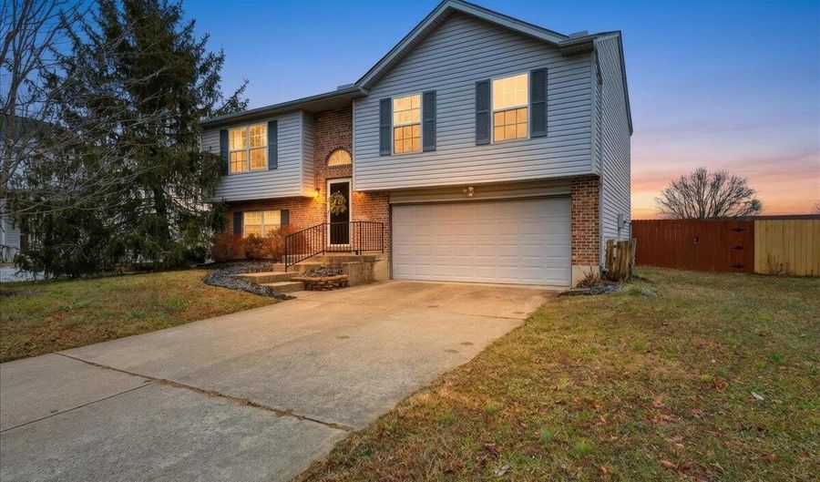 8 N Longwood Ln, Alexandria, KY 41001 - 3 Beds, 2 Bath